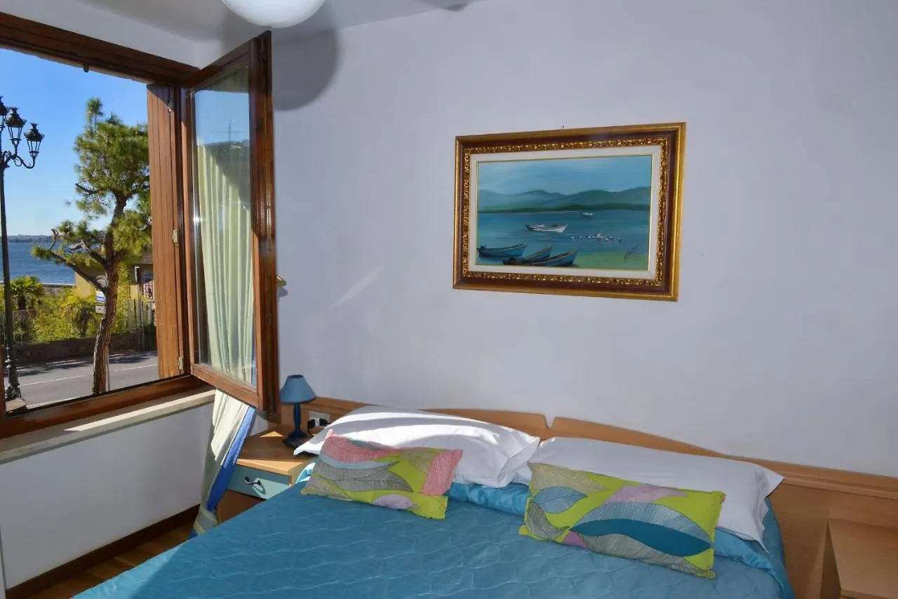 Guest house Taverna Affittacamere Gardone Riviera Italy