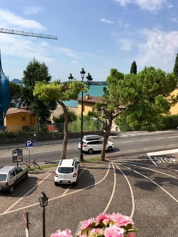 Guest house Taverna Affittacamere Gardone Riviera Italy