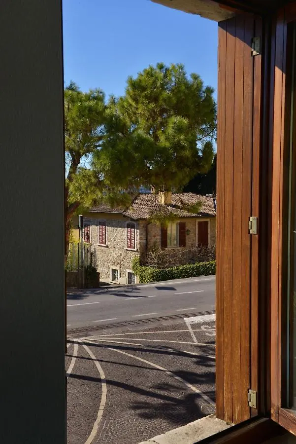 Guest house Taverna Affittacamere Gardone Riviera