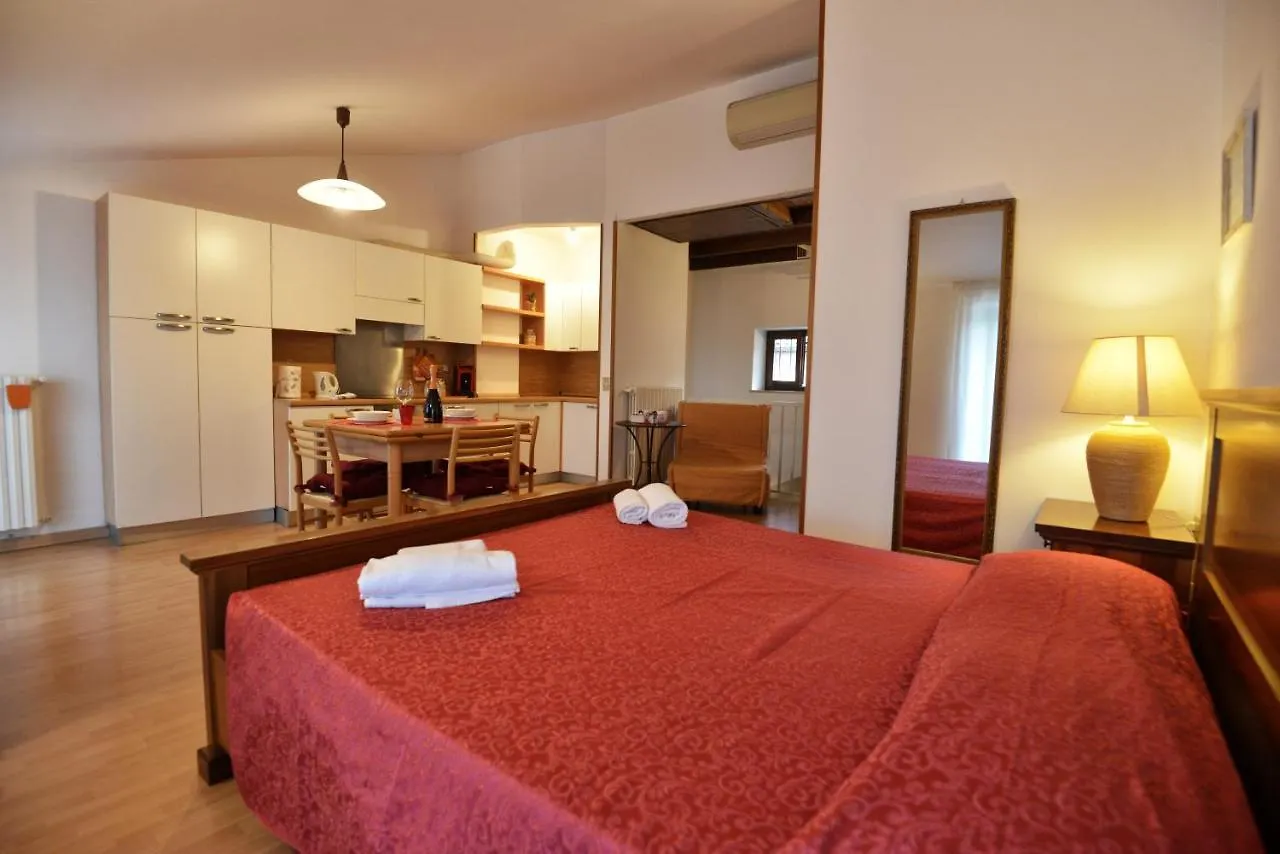 Guest house Taverna Affittacamere Gardone Riviera