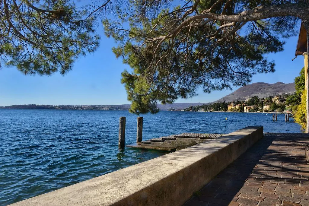 Taverna Affittacamere Gardone Riviera 0*,  Italy